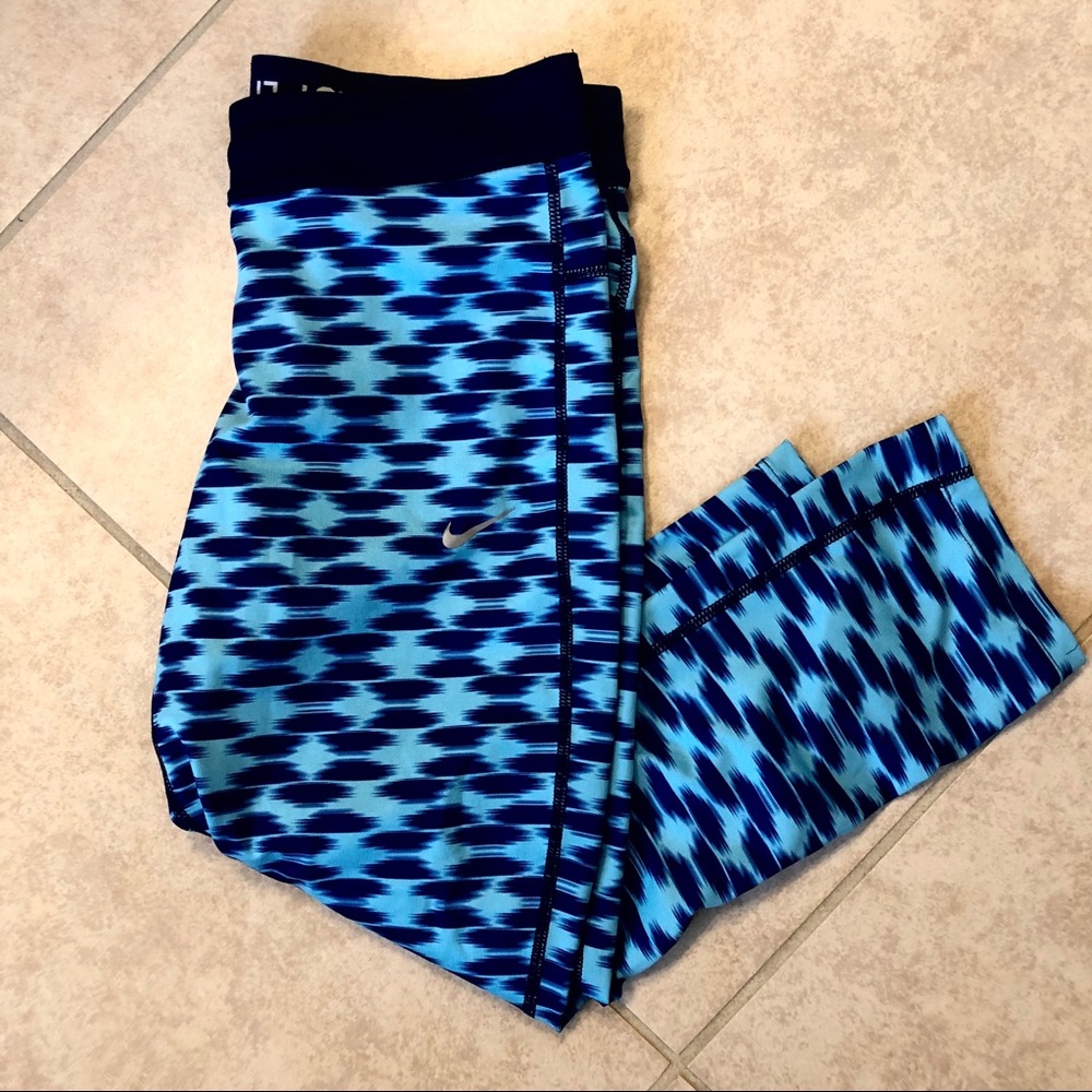 NWOT- Nike crop leggings